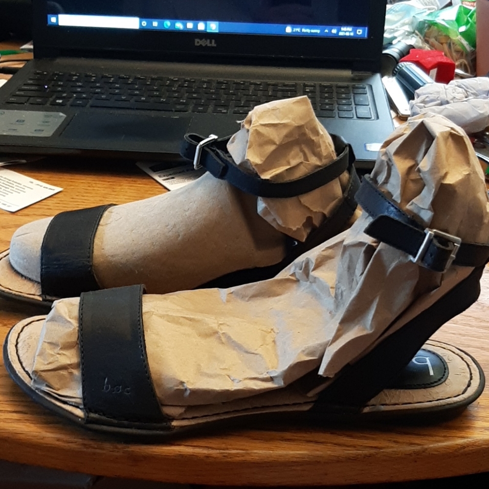 Ladies leather sandals